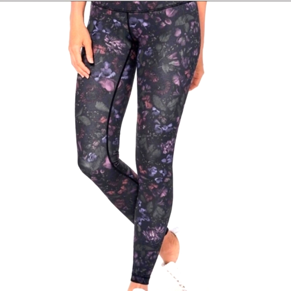LULULEMON Leggings Dark Floral Wunder Pattern Size Small